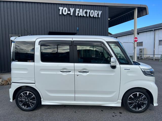 スペーシアカスタム ハイブリッドＸＳターボ　全方位カメラ付き９インチメモリーナビ　ＤＶＤ再生可能　両側電動パワースライドドア　ＥＴＣ　ドライブレコーダー　サーキュレーター　ヘッドアップディスプレイ　運転席シートヒーター　スズキコネクト（3枚目）