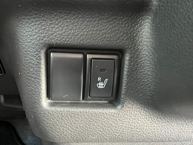 スペーシアカスタム ハイブリッドＸＳターボ　全方位カメラ付き９インチメモリーナビ　ＤＶＤ再生可能　両側電動パワースライドドア　ＥＴＣ　ドライブレコーダー　サーキュレーター　ヘッドアップディスプレイ　運転席シートヒーター　スズキコネクト（32枚目）