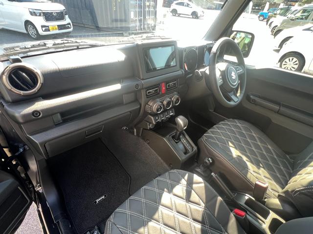 ジムニー ＸＣ　ＤＡＭＤダムド　ｌｉｔｔｌｅＧ　ＳＴＡＮＤＡＲＤ　クラッツィオシートカバー　社外ナビ　バックカメラ　登録届け出済未使用車（8枚目）