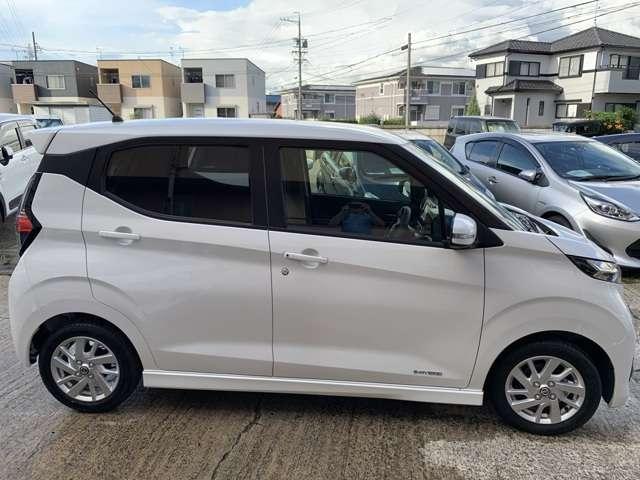 デイズ ハイウェイスター　Ｘ　走行距離０．５万ＫＭ台　フルセグナビ　バックカメラ　Ｂｌｕｅｔｏｏｔｈ接続　スマートキー　アルミホイール　ＥＴＣ　ワンオーナー　クリアランスソナー　アイドリングストップ　ベンチシート（13枚目）