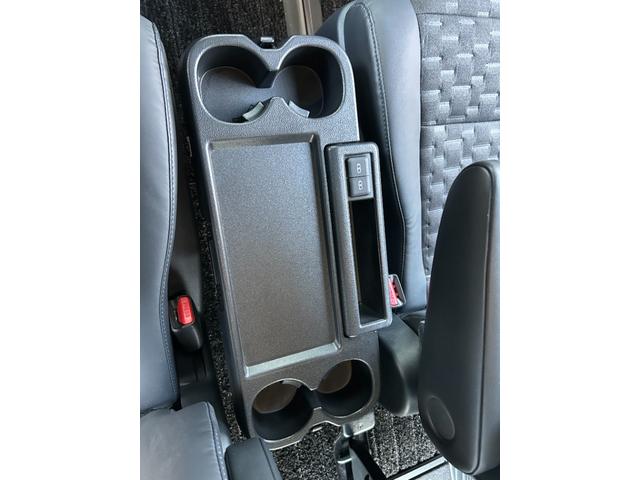 ヴォクシー ハイブリッドＳ－Ｚ（28枚目）