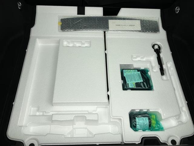 プリウス Ｚ　ＤＡ　フルセグ　全方位モニター　ミュージックプレイヤー接続可　衝突被害軽減システム　ＥＴＣ　電動シート　スマートキー　ＬＥＤ　クルコン　クリアランスソナー　パワートランク　シートヒーター　オートライト（30枚目）