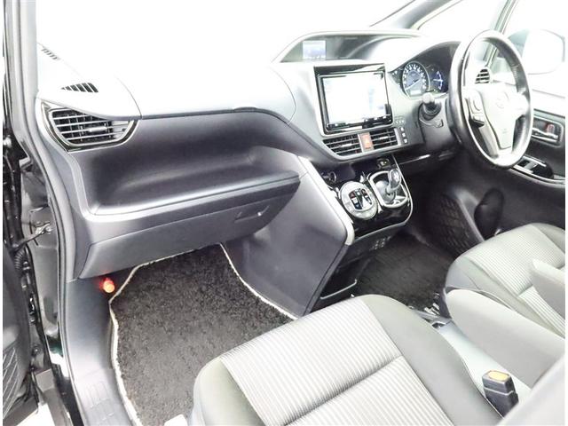 ヴォクシー ハイブリッドＺＳ　煌ＩＩ　ハイブリッド　ナビ＆ＴＶ　両側電動スライド　メモリーナビ　フルセグ　後席モニター　バックカメラ　ドラレコ　ＤＶＤ再生　ミュージックプレイヤー接続可　衝突被害軽減システム　ＥＴＣ　３列シート　記録簿（6枚目）