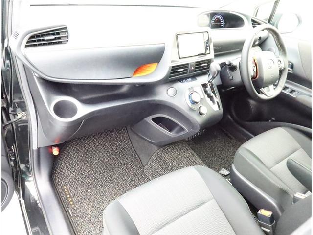 シエンタ ファンベースＧ　ナビ＆ＴＶ　両側電動スライド　メモリーナビ　フルセグ　バックカメラ　ドラレコ　ＤＶＤ再生　ミュージックプレイヤー接続可　衝突被害軽減システム　ＥＴＣ　スマートキー　ＬＥＤヘッドランプ　ウオークスルー（6枚目）