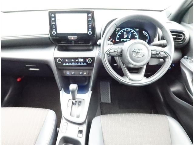 ヤリスクロス ハイブリッドＺ　ナビ全方位モニター　衝突被害軽減システム　電動シート　スマートキー　ＬＥＤ　ＦＯＧ　エアロ　サイドバイザー　リヤワイパー　クリアランスソナー　パワーバックドア　シートヒーター　オートライトワンオーナー（5枚目）