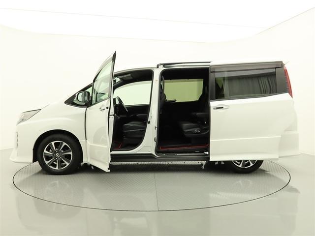 ノア Si ダブルバイビーIII ナビ&TV 両側電動スライド メモリーナビ フルセグ バックカメラ ドラレコ DVD再生 ミュージックプレイヤー接続可 衝突被害軽減システム ETC 3列シート スマートキー LEDヘッドランプ CD(2枚目)