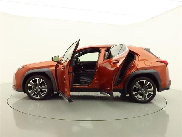 ＵＸ ＵＸ２５０ｈ　バージョンＬ　４ＷＤ　ムーンルーフ　ナビ　フルセグ　全方位モニター　ドラレコ　オートＡＣ　衝突被害軽減システム　ＥＴＣ　電動革シート　スマートキー　ＬＥＤ　ＦＯＧ　クリアランスソナー　パワーバックドア　オートライト（2枚目）