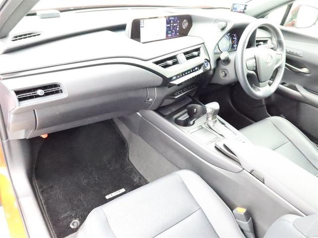 ＵＸ ＵＸ２５０ｈ　バージョンＬ　４ＷＤ　ムーンルーフ　ナビ　フルセグ　全方位モニター　ドラレコ　オートＡＣ　衝突被害軽減システム　ＥＴＣ　電動革シート　スマートキー　ＬＥＤ　ＦＯＧ　クリアランスソナー　パワーバックドア　オートライト（5枚目）