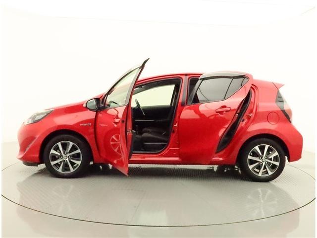 アクア Ｇ　ＳＤナビフルセグ　Ｂモニター　ＤＶＤ再生　ミュージックプレイヤー接続可　衝突被害軽減システム　ＥＴＣ　スマートキー　ＬＥＤ　ＦＯＧ　サイドバイザー　クリアランスソナー　リヤワイパー　オートライト　ＡＷ（2枚目）