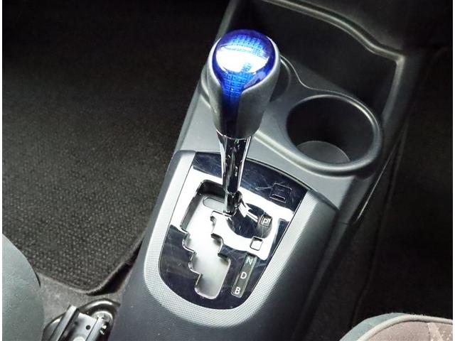 アクア Ｇ　ナビ　フルセグ　Ｂモニター　ＤＶＤ再生　ミュージックプレイヤー接続可　衝突被害軽減システム　ＥＴＣ　スマートキー　ＬＥＤ　ＦＯＧ　クルコン　サイドバイザー　リヤワイパー　シートヒーター　オートライト（10枚目）