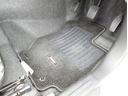 フロアマットも綺麗にクリーニングされています。尚、臭い・汚れ等には個人差がございますので、必ず現車確認下さいませ。