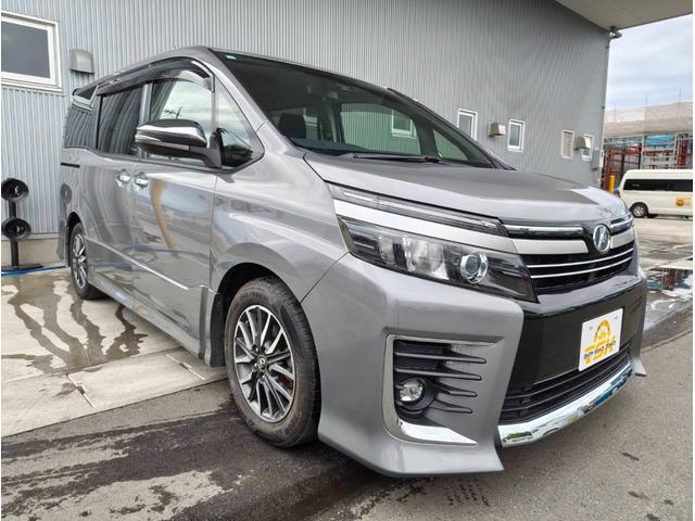 ヴォクシー ZS 煌II 両側電動スライドドア LEDヘッドライト ステアリングスイッチ アイドリングストップ リアロールサンシェード オートライト デュアルオートエアコン 純正16インチAW リアエアコン(3枚目)