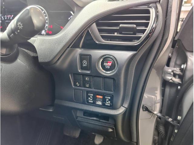 ヴォクシー ZS 煌II 両側電動スライドドア LEDヘッドライト ステアリングスイッチ アイドリングストップ リアロールサンシェード オートライト デュアルオートエアコン 純正16インチAW リアエアコン(12枚目)