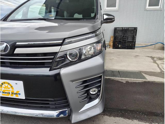 ヴォクシー ZS 煌II 両側電動スライドドア LEDヘッドライト ステアリングスイッチ アイドリングストップ リアロールサンシェード オートライト デュアルオートエアコン 純正16インチAW リアエアコン(24枚目)