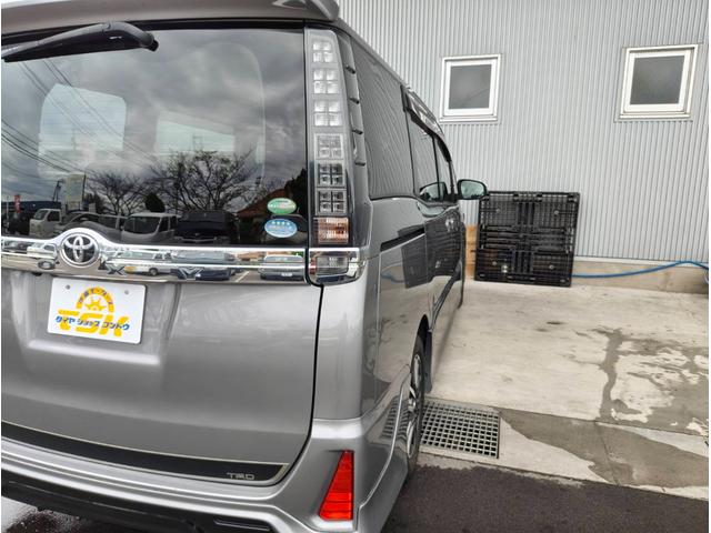 ヴォクシー ZS 煌II 両側電動スライドドア LEDヘッドライト ステアリングスイッチ アイドリングストップ リアロールサンシェード オートライト デュアルオートエアコン 純正16インチAW リアエアコン(26枚目)