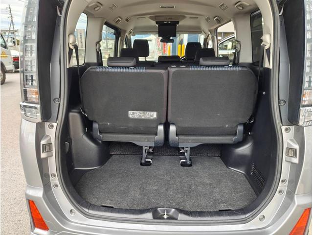 ヴォクシー ZS 煌II 両側電動スライドドア LEDヘッドライト ステアリングスイッチ アイドリングストップ リアロールサンシェード オートライト デュアルオートエアコン 純正16インチAW リアエアコン(28枚目)