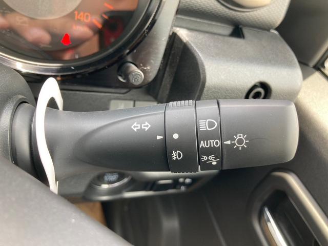 ジムニー XC LEDヘッドランプ スズキセーフティサポート スマートキー&プッシュスタート クルーズコントロール 本革巻ステアリング フルオートエアコン ヒーテッドドアミラー シートヒータ 純正16インチアルミ(22枚目)