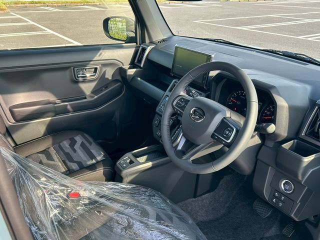 タフト Ｇ　クロムベンチャー　９インチスマホ連携ディスプレイオーディオ　スカイフィールドトップ　ＬＥＤヘッドランプ　電動パーキングブレーキ　運転席・助手席シートヒーター　ウェルカムドアロック解除　１５インチアルミ（10枚目）