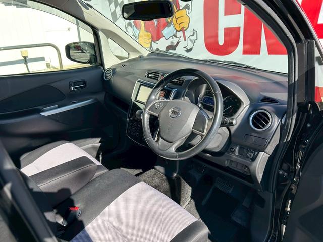 メカニックも常駐しておりますので、安心して愛車の整備を任せられるお店です。