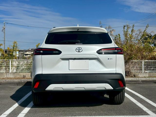 カローラクロス ハイブリッド　Ｚ　トヨタセーフティセンス　パノラマルーフ　アダプティックハイビーム　ブラインドスポットモニター　ＳＥＡ　パノラミックビューモニター　ＬＥＤフロントフォグランプ　本革巻ステアリング　パワーバックドア（8枚目）