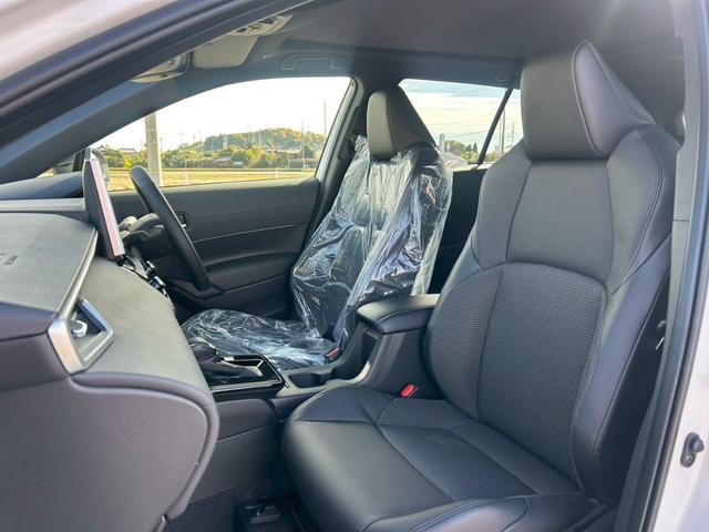 カローラクロス ハイブリッド　Ｚ　トヨタセーフティセンス　パノラマルーフ　アダプティックハイビーム　ブラインドスポットモニター　ＳＥＡ　パノラミックビューモニター　ＬＥＤフロントフォグランプ　本革巻ステアリング　パワーバックドア（13枚目）