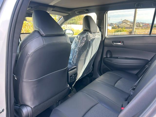 カローラクロス ハイブリッド　Ｚ　トヨタセーフティセンス　パノラマルーフ　アダプティックハイビーム　ブラインドスポットモニター　ＳＥＡ　パノラミックビューモニター　ＬＥＤフロントフォグランプ　本革巻ステアリング　パワーバックドア（14枚目）