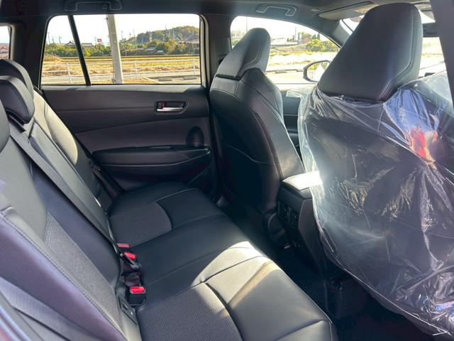 カローラクロス ハイブリッド　Ｚ　トヨタセーフティセンス　パノラマルーフ　アダプティックハイビーム　ブラインドスポットモニター　ＳＥＡ　パノラミックビューモニター　ＬＥＤフロントフォグランプ　本革巻ステアリング　パワーバックドア（16枚目）