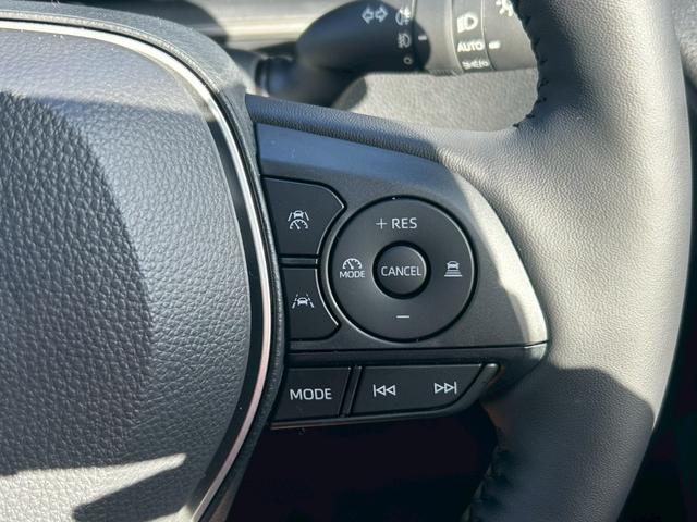 カローラクロス ハイブリッド　Ｚ　トヨタセーフティセンス　パノラマルーフ　アダプティックハイビーム　ブラインドスポットモニター　ＳＥＡ　パノラミックビューモニター　ＬＥＤフロントフォグランプ　本革巻ステアリング　パワーバックドア（23枚目）