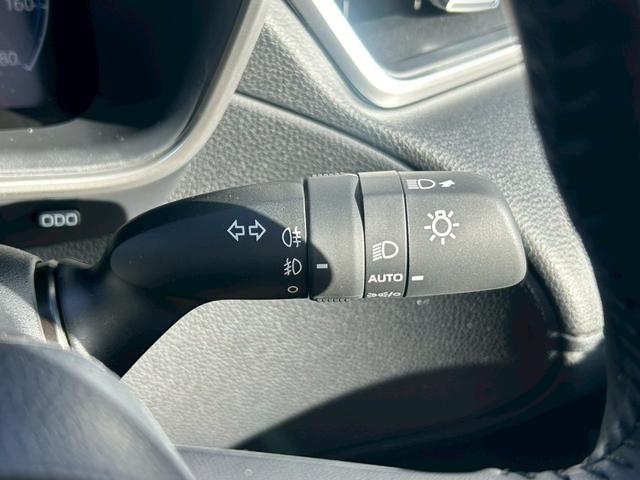 カローラクロス ハイブリッド　Ｚ　トヨタセーフティセンス　パノラマルーフ　アダプティックハイビーム　ブラインドスポットモニター　ＳＥＡ　パノラミックビューモニター　ＬＥＤフロントフォグランプ　本革巻ステアリング　パワーバックドア（25枚目）
