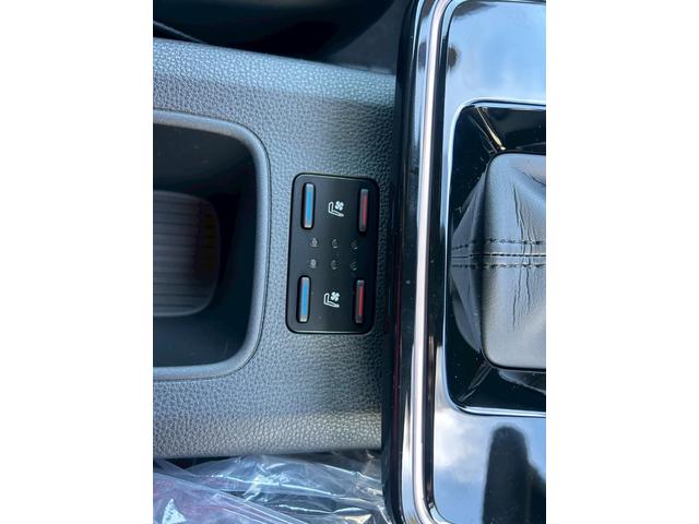 カローラクロス ハイブリッド　Ｚ　トヨタセーフティセンス　パノラマルーフ　アダプティックハイビーム　ブラインドスポットモニター　ＳＥＡ　パノラミックビューモニター　ＬＥＤフロントフォグランプ　本革巻ステアリング　パワーバックドア（36枚目）