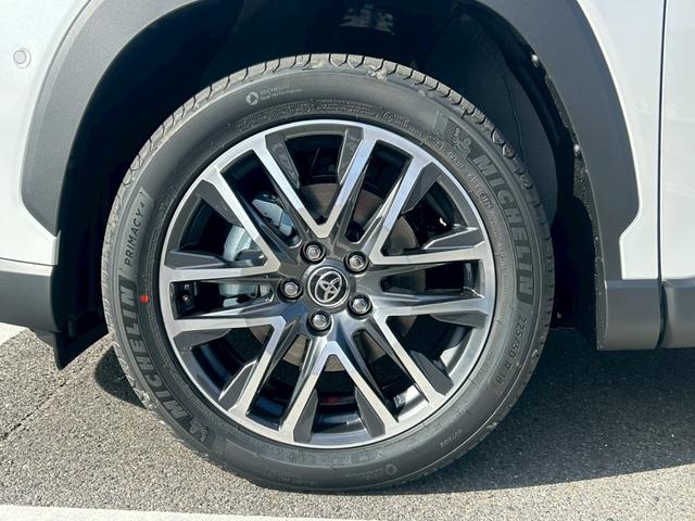 カローラクロス ハイブリッド　Ｚ　トヨタセーフティセンス　パノラマルーフ　アダプティックハイビーム　ブラインドスポットモニター　ＳＥＡ　パノラミックビューモニター　ＬＥＤフロントフォグランプ　本革巻ステアリング　パワーバックドア（44枚目）