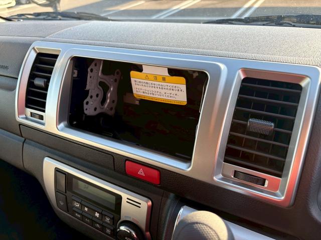 ハイエースバン ロングスーパーＧＬ　トヨタセーフティセンス　パノラミックビューモニター　両側パワースライドドア　イージークローザー　ＬＥＤヘッドランプ　パノラミックビューモニター　デジタルインナーミラー　寒冷地仕様　　ＡＣ１００Ｖ（28枚目）