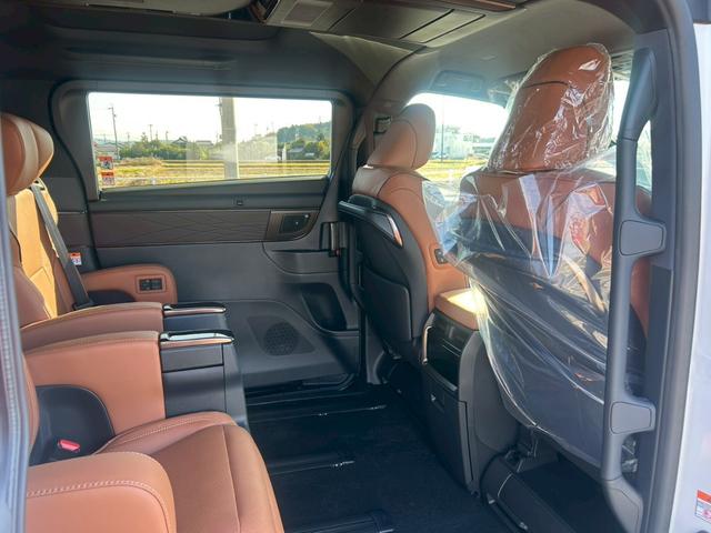 ヴェルファイアハイブリッド Z プレミア トヨタセーフティセンス 左右独立ムーンルーフ BSM+SEA LEDヘッドランプ エグゼクティブパワーシート 後席ディスプレイ ディスプレイオーディオPlus ユニバーサルステップ アドバンストパーク(16枚目)