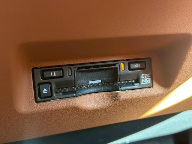 ヴェルファイアハイブリッド Z プレミア トヨタセーフティセンス 左右独立ムーンルーフ BSM+SEA LEDヘッドランプ エグゼクティブパワーシート 後席ディスプレイ ディスプレイオーディオPlus ユニバーサルステップ アドバンストパーク(31枚目)