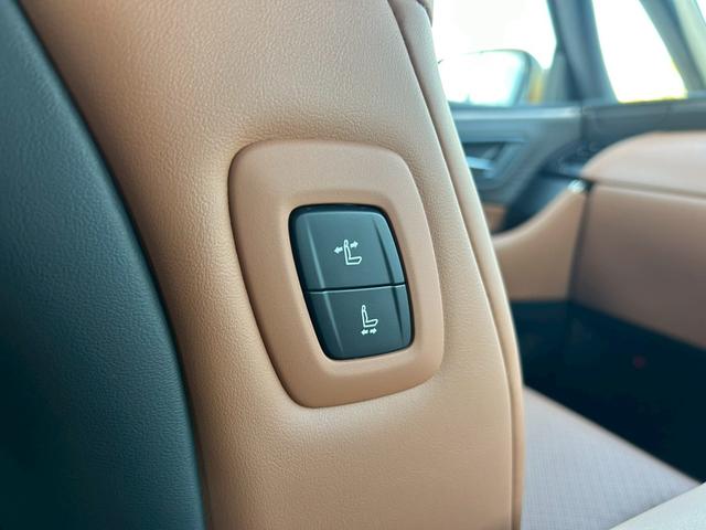 ヴェルファイアハイブリッド Z プレミア トヨタセーフティセンス 左右独立ムーンルーフ BSM+SEA LEDヘッドランプ エグゼクティブパワーシート 後席ディスプレイ ディスプレイオーディオPlus ユニバーサルステップ アドバンストパーク(41枚目)