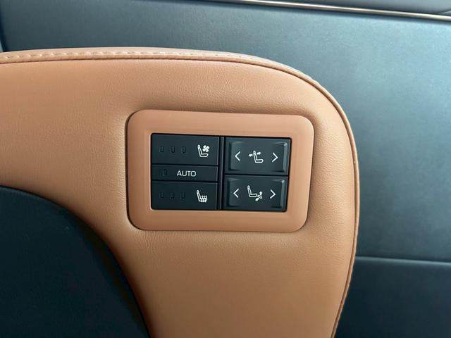 ヴェルファイアハイブリッド Z プレミア トヨタセーフティセンス 左右独立ムーンルーフ BSM+SEA LEDヘッドランプ エグゼクティブパワーシート 後席ディスプレイ ディスプレイオーディオPlus ユニバーサルステップ アドバンストパーク(42枚目)