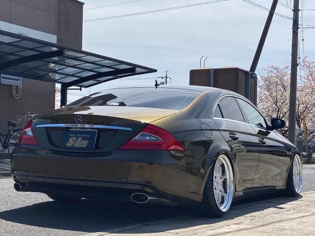 ＣＬＳクラス ＣＬＳ３５０　ディーラー車　左ハンドル　サンルーフ　ブロンズゴールドオールペン　ワンオフ車高調　ＳＳＲ１９ＡＷ　社外８インチＳＤナビＴＶ　バックカメラ　Ｂｌｕｅｔｏｏｔｈ接続　フロントエアロバンパー（8枚目）