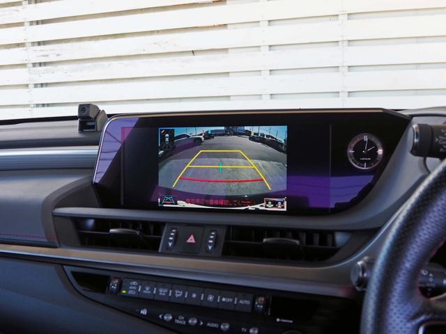 ＥＳ ＥＳ３００ｈ　Ｆスポーツ　ＴＲＤエアロ　ＴＲＤ４本出しマフラー　サンルーフ　純正ナビ　バックカメラ　セーフティシステム　レーダークルーズ　ＢＳＭ　デジタルインナーミラー　パワートランクリッド　ＨＵＤ　前後ドラレコ　ＥＴＣ（5枚目）