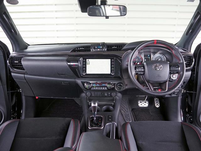 ハイラックス Ｚ　ＧＲスポーツ　４ＷＤ　トノカバー　純正ディスプレイオーディオ　ナビ　パノラミックビューモニター　プリクラッシュ　レーダークルコン　クリアランスソナー　ハーフ合皮シート　パワーシート　ＬＥＤヘッド　ＬＥＤフォグ（3枚目）