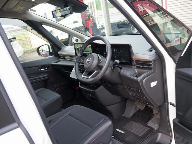 セレナ ｅ－パワー　ハイウェイスターＶ　純正１２．３インチナビ　アラウンドビューモニター　３６０度セーフティアシスト　プロパイロット　両側パワースライド　インテリジェントルームミラー　プロパイロットパーキング　ＡＣ１５００Ｗ　ＥＴＣ２．０（26枚目）