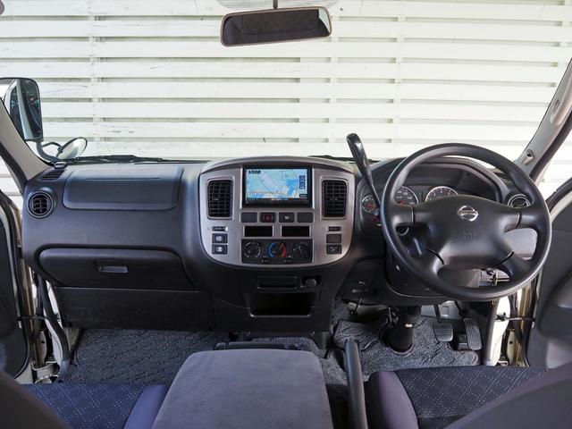 キャラバンコーチ DX 10人乗り ケンウッドメモリーナビ 後席モニター バックカメラ フルセグTV DVD再生 Bluetooth キーレス(3枚目)