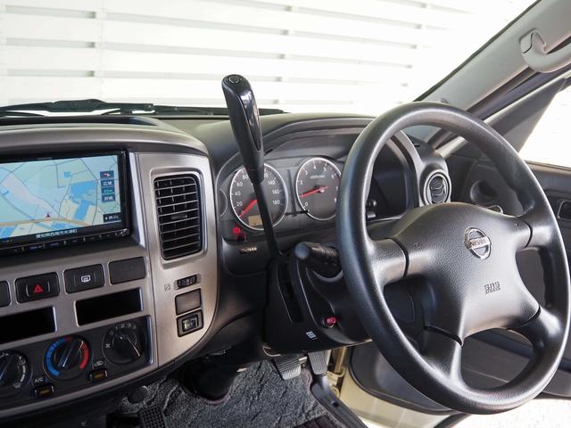 キャラバンコーチ DX 10人乗り ケンウッドメモリーナビ 後席モニター バックカメラ フルセグTV DVD再生 Bluetooth キーレス(19枚目)