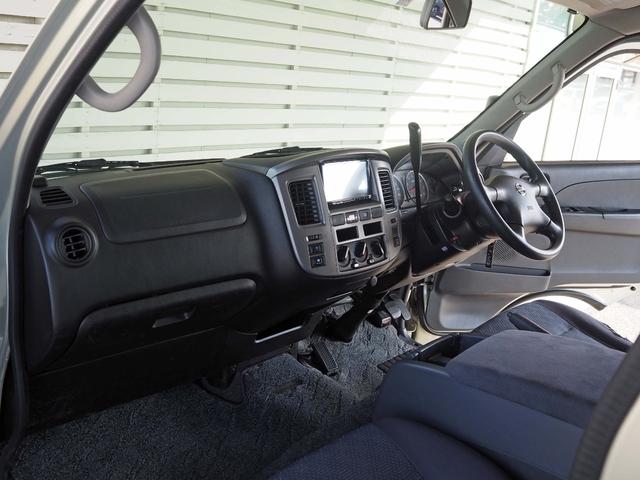 キャラバンコーチ DX 10人乗り ケンウッドメモリーナビ 後席モニター バックカメラ フルセグTV DVD再生 Bluetooth キーレス(23枚目)