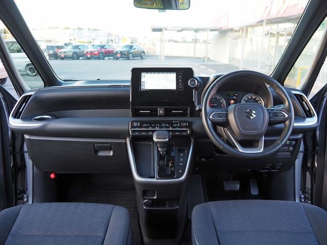 ランディ Ｇ　車検整備付き　セーフティセンス　両側パワースライドドア　ＳＤナビ　バックカメラ　フルセグＴＶ　レーダークルコン　パーキングブレーキサポート　ＬＥＤヘッドライト　シートヒーター　プリクラッシュセーフティ（3枚目）