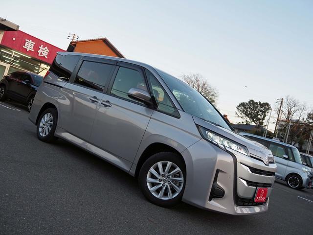 ランディ Ｇ　車検整備付き　セーフティセンス　両側パワースライドドア　ＳＤナビ　バックカメラ　フルセグＴＶ　レーダークルコン　パーキングブレーキサポート　ＬＥＤヘッドライト　シートヒーター　プリクラッシュセーフティ（10枚目）