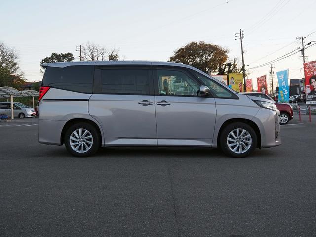 ランディ Ｇ　車検整備付き　セーフティセンス　両側パワースライドドア　ＳＤナビ　バックカメラ　フルセグＴＶ　レーダークルコン　パーキングブレーキサポート　ＬＥＤヘッドライト　シートヒーター　プリクラッシュセーフティ（14枚目）