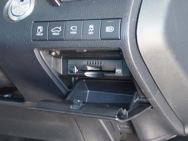 カムリ Ｇレザーパッケージ　セーフティセンス　パノラマムーンルーフ　９インチディスプレイオーディオナビ　パノラミックビューモニター　革シート　パワーシート　シートヒーター　レーダークルコン　デジタルインナーミラー型前後ドラレコ（30枚目）