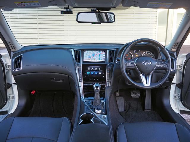 スカイライン ２００ＧＴ－ｔタイプＰ　全方位運転支援システム　純正コネクトナビ　全周囲カメラ　フルセグＴＶ　黒革シート　シートヒーター　パワーシート　ＬＥＤヘッドライト　インテリジェントクルコン　前方衝突警報　後方衝突防止支援　前後ソナー（3枚目）