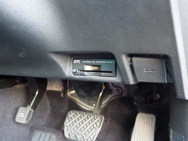 スカイライン ２００ＧＴ－ｔタイプＰ　全方位運転支援システム　純正コネクトナビ　全周囲カメラ　フルセグＴＶ　黒革シート　シートヒーター　パワーシート　ＬＥＤヘッドライト　インテリジェントクルコン　前方衝突警報　後方衝突防止支援　前後ソナー（33枚目）