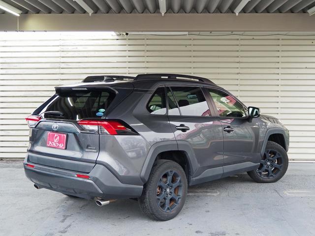 ＲＡＶ４ アドベンチャー　オフロードパッケージ　純正ディスプレイオーディオ　バックカメラ　レーダークルーズ　ＢＳＭ　デジタルインナーミラー　ＬＥＤライト　黒革＆パワーシート　シートベンチレーション　おくだけ充電　前後ドラレコ　ＥＴＣ（2枚目）